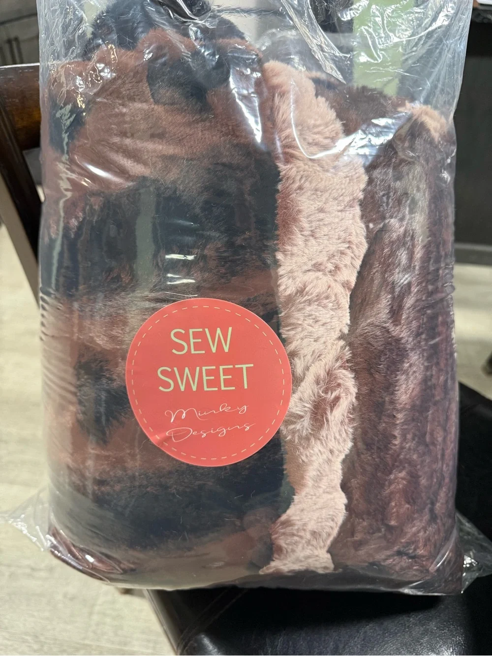 ‼️NWT Sew Sweet XL Milan/Milan Strip Blanket‼️